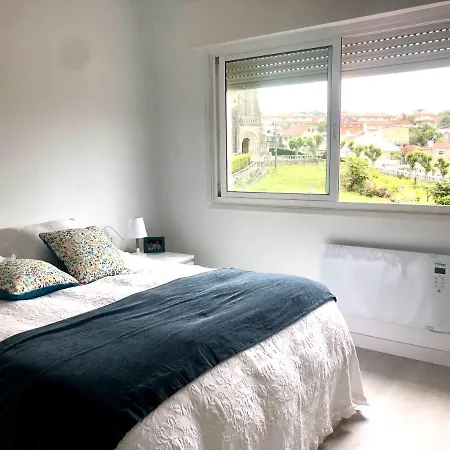 Apartamento En Panxon. 1 Linea De Playa Apartment *