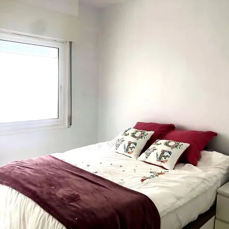 Apartamento En Panxon. 1 Linea De Playa Apartment